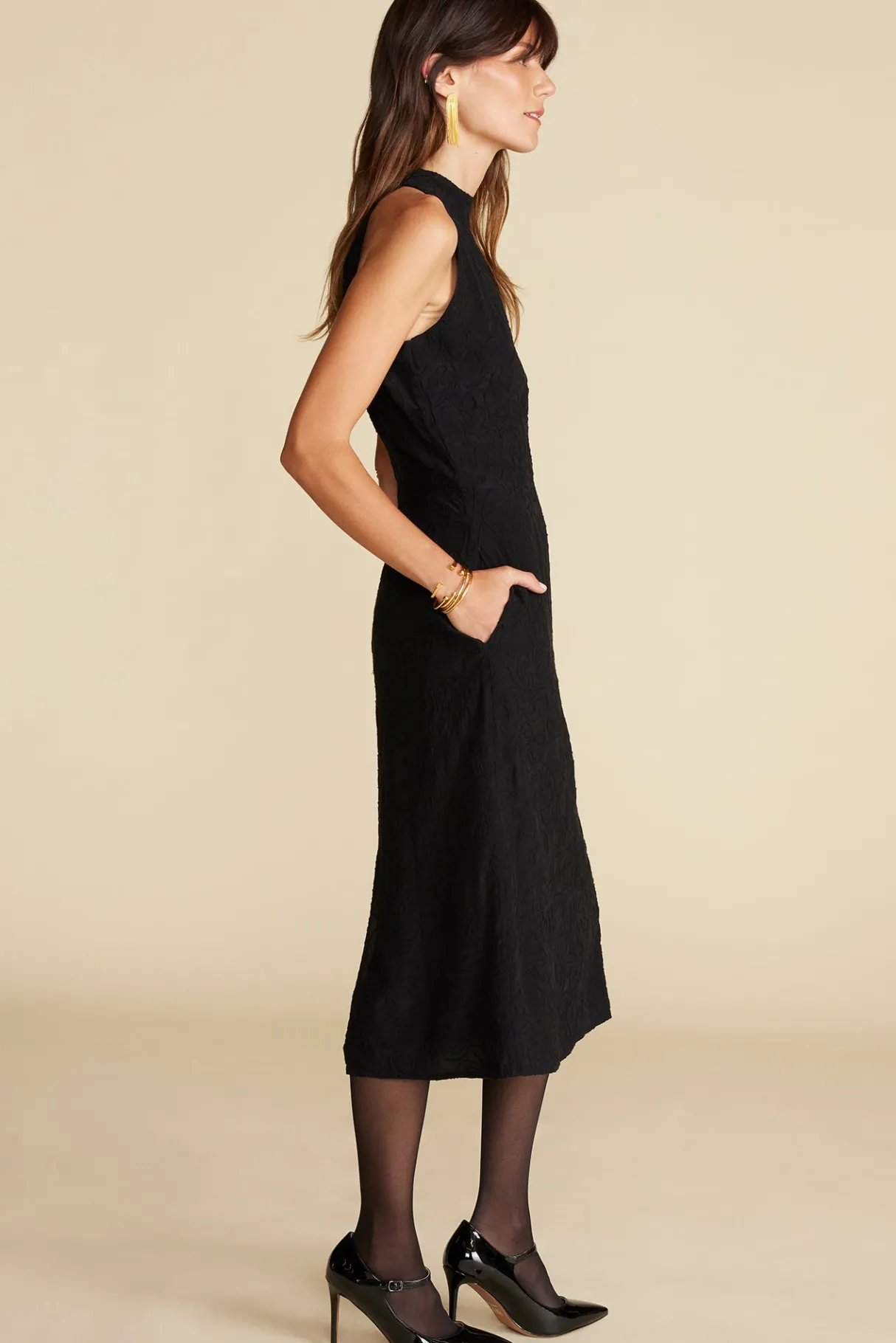 Amour Vert Alexandrine Embroidered Crepe Sleeveless Dress Black Clearance