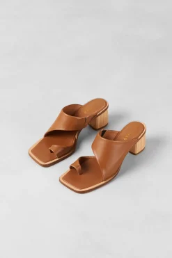 Amour Vert Alohas Josie Leather Sandal Tan Fashion