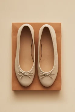Amour Vert Alohas Oriana Leather Ballet Flats Cream Clearance