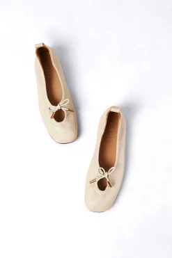 Amour Vert Alohas Rosalind Leather Ballet Flat Cream Sale