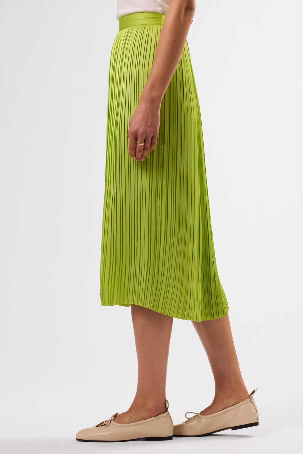 Amour Vert Blaze Pleated Recycled Sateen Skirt LimeGreen Fashion
