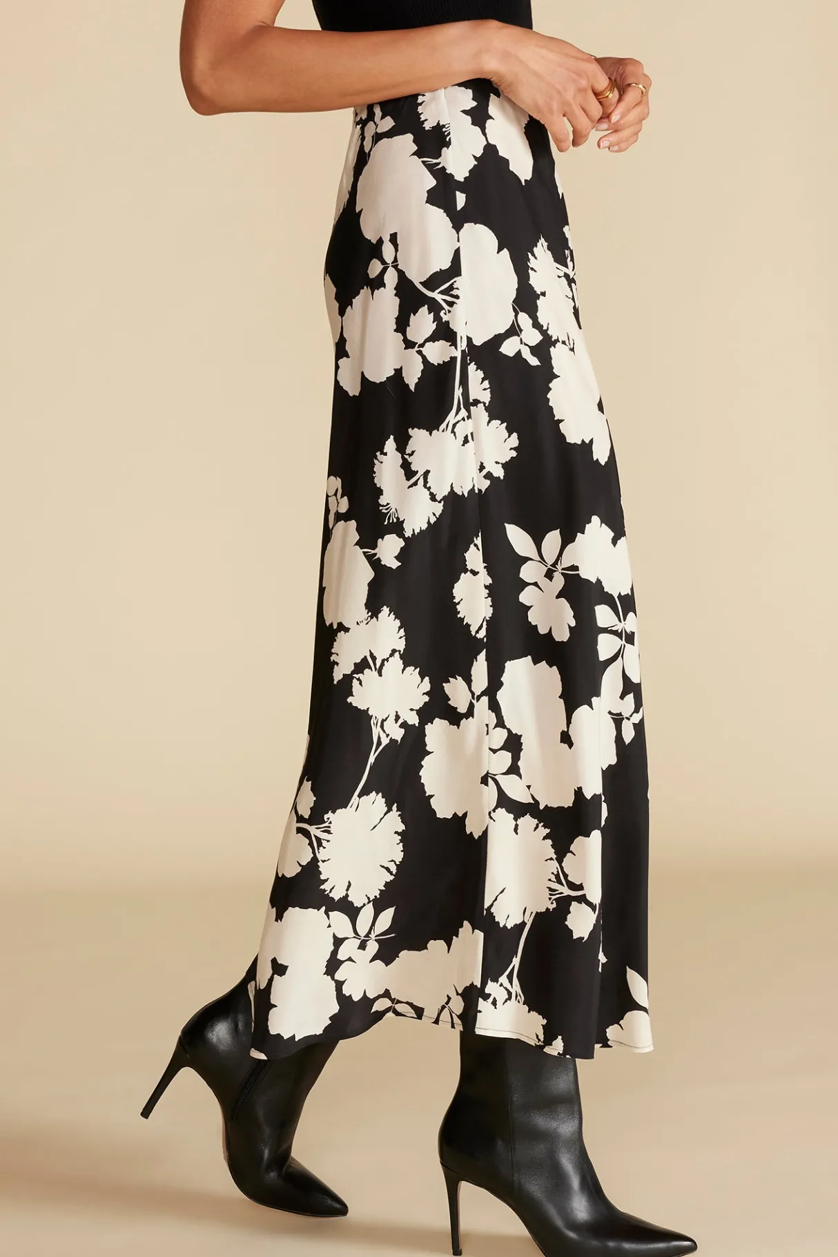 Amour Vert Eve Cupro Slip Skirt BlackandIvoryRosePrint Fashion