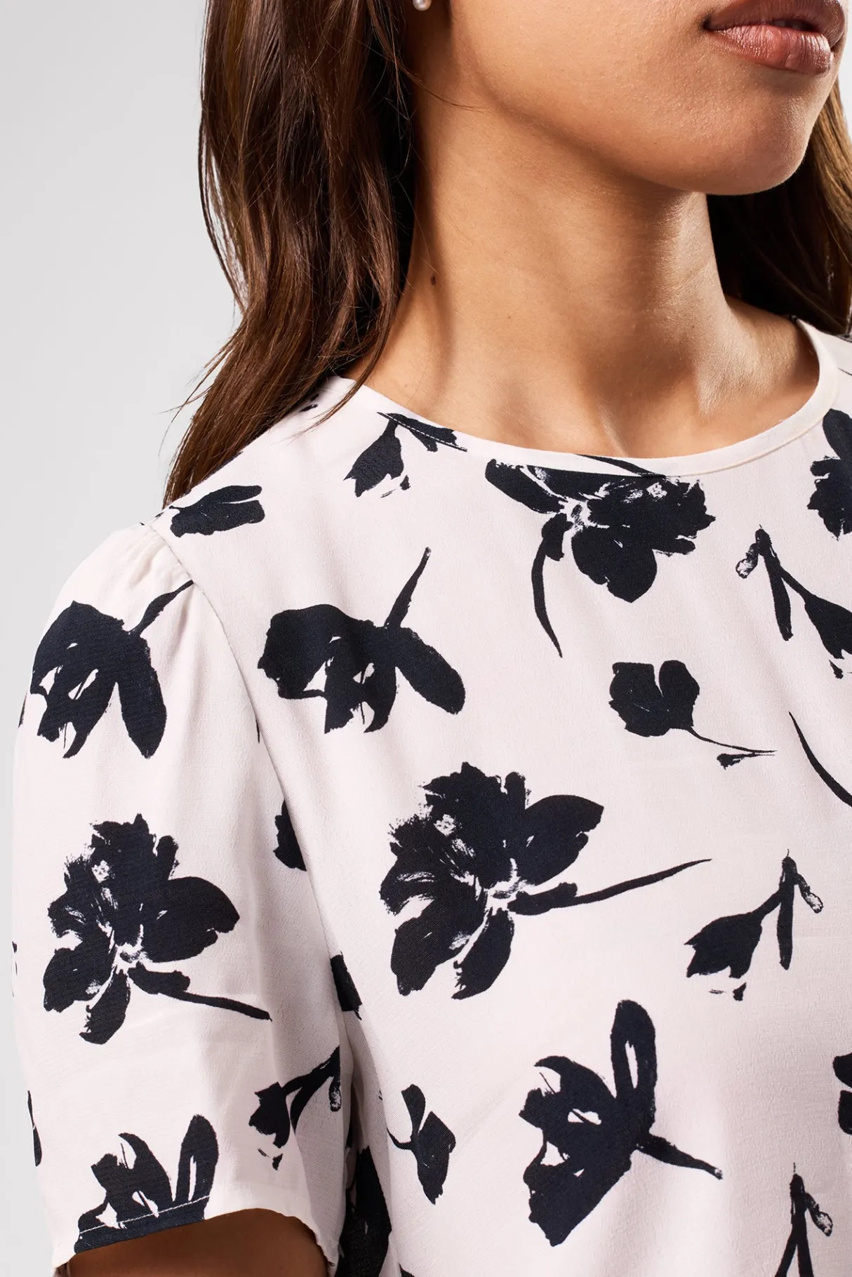 Amour Vert Odilia Crepe Blouse AixWhite Sale