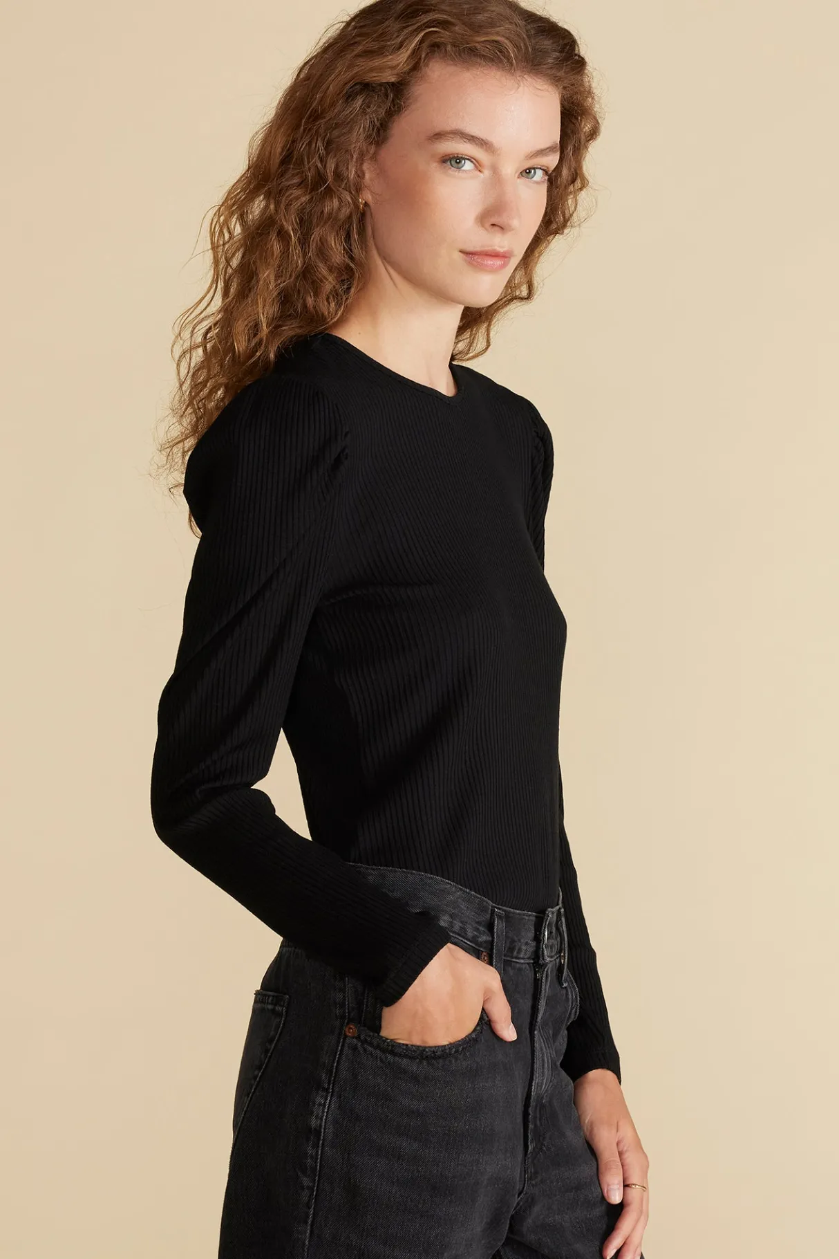 Amour Vert Reine Paris Rib Top Black Best