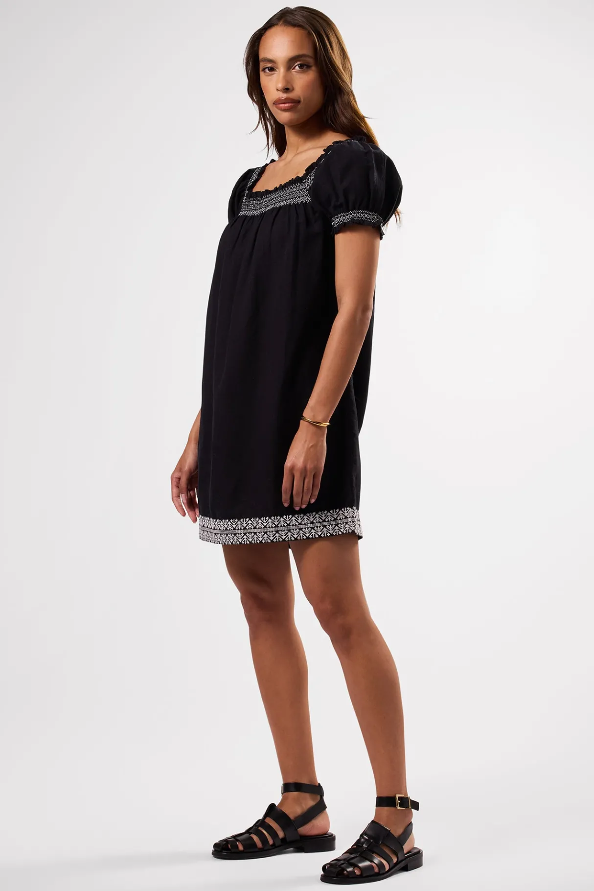 Amour Vert Smocked Embroidery Dress BlackWhiteEmbroidery Fashion