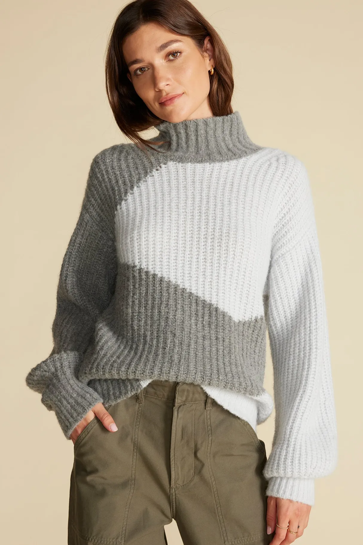 Amour Vert Veira Turtleneck Sweater SkyBlueandGrey Best