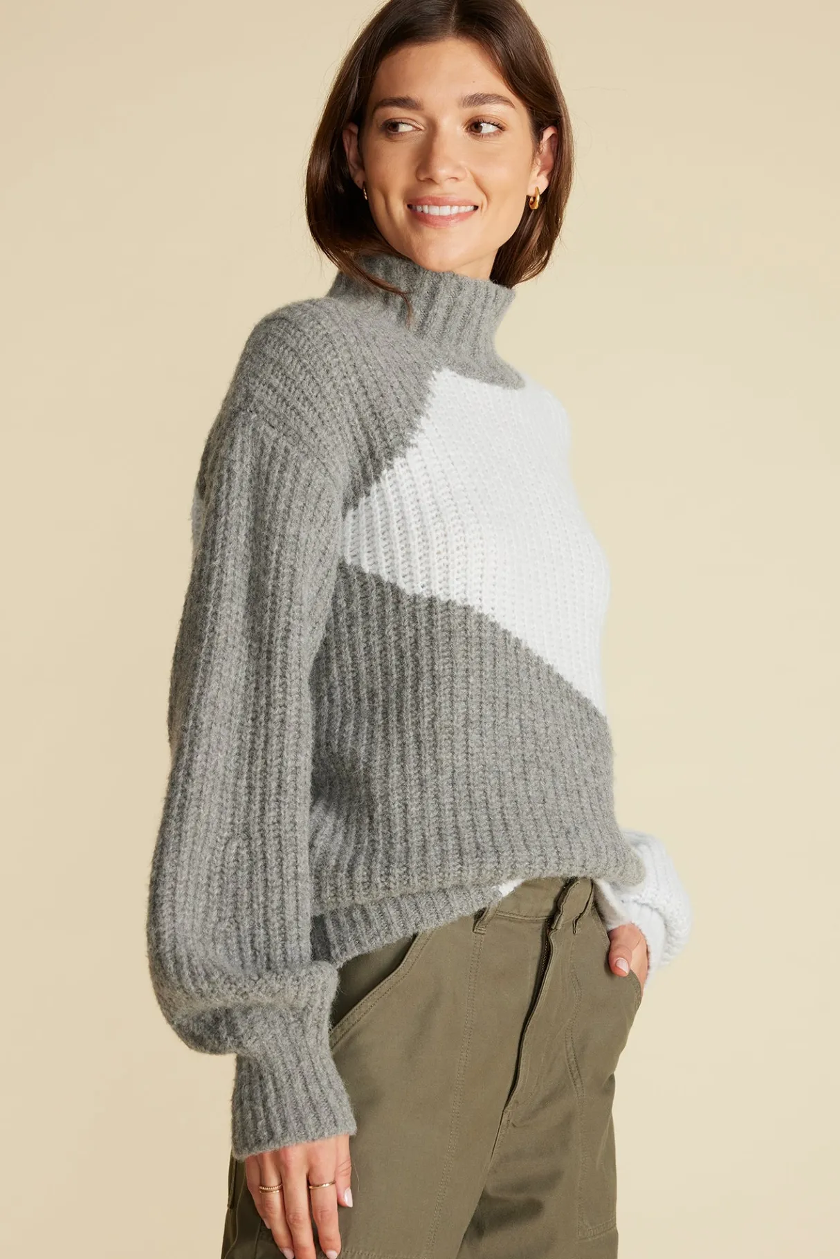 Amour Vert Veira Turtleneck Sweater SkyBlueandGrey Best
